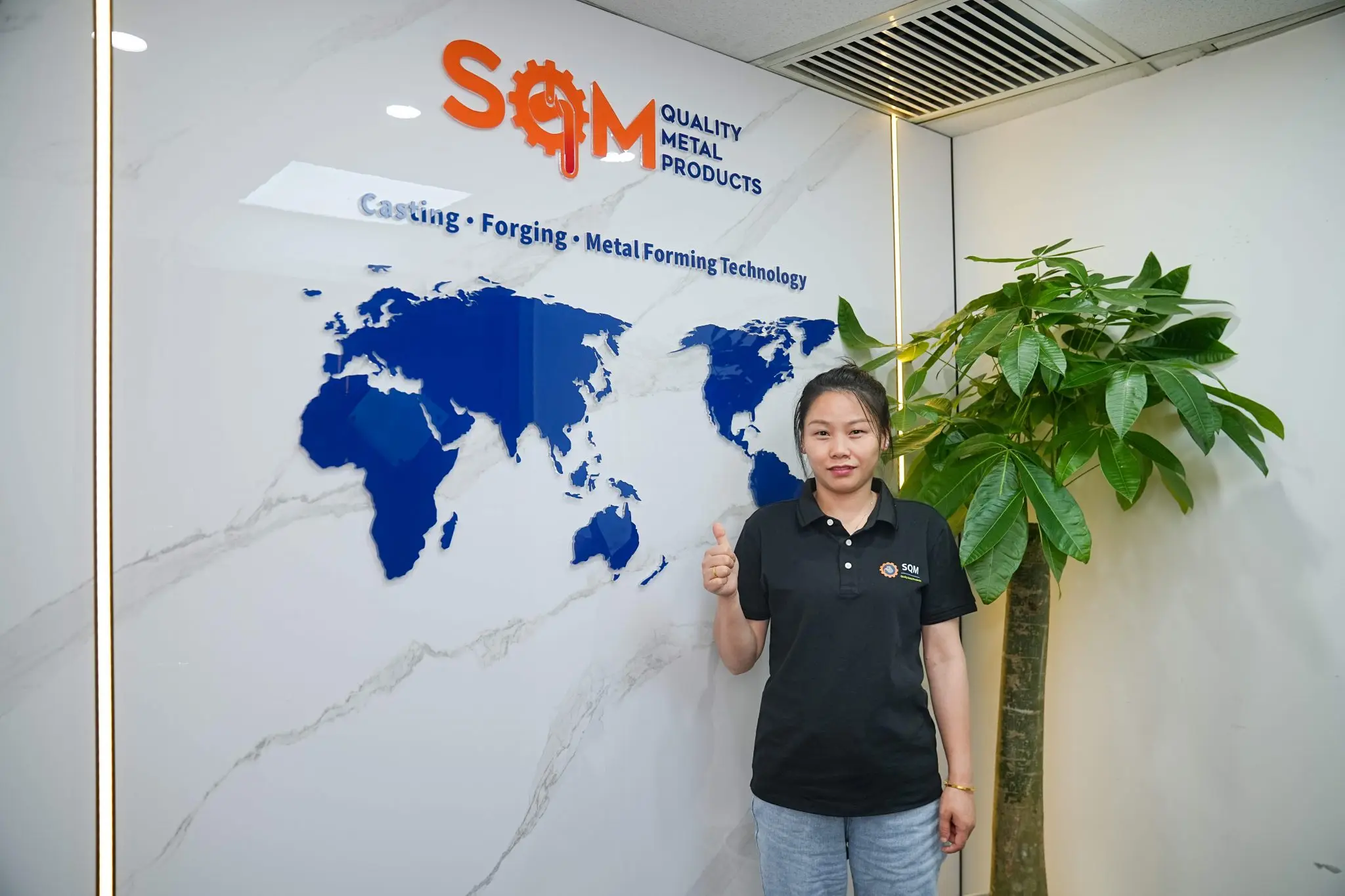 Logistic-Manager-Xiaoju-Cheng-2048x1365 Logistic-Manager-Xiaoju-Cheng-2048x1365